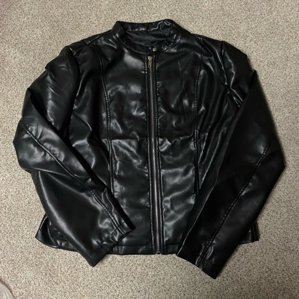 New Solid Zipper Front Faux-Leather Cropped Under-Sized Lightweight Jacket